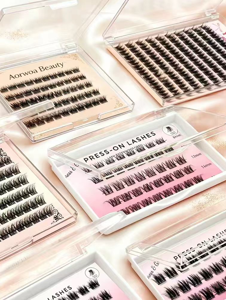 Glue-Free Cluster Lashes 0.05mm | Lightweight DIY Eyelash Extensions with Adhesive Strip | Natural & Reusable | Wholesale